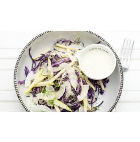 Salata “Coleslaw” cu varza, mere si cocos